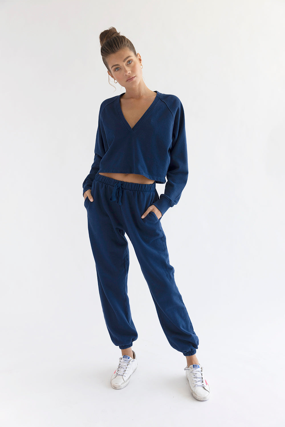 LA Navy V neck Pullover