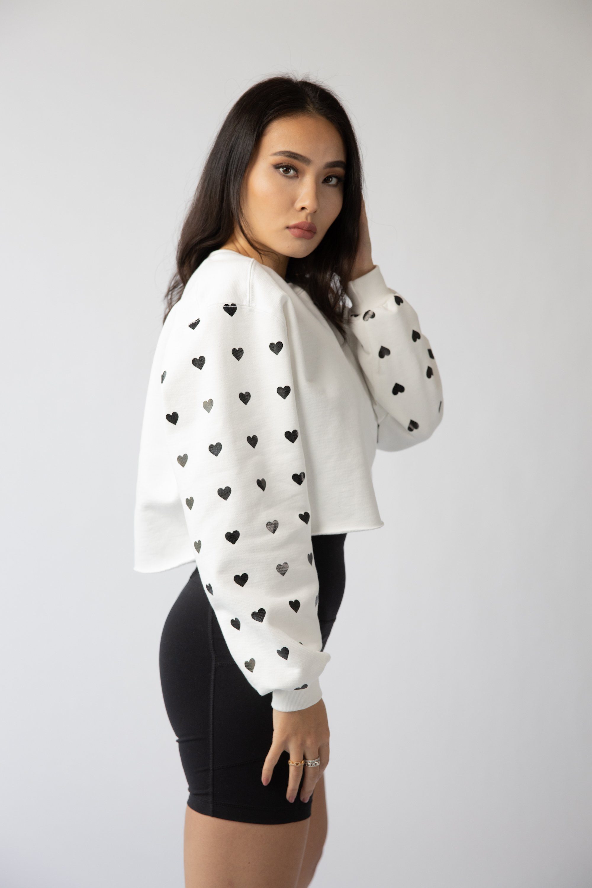 CROPPED CREW - HEART SLEEVES - WHISPER WHITE